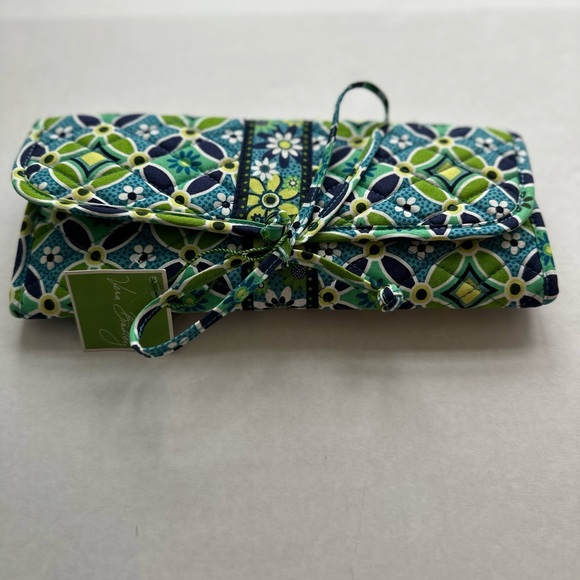 NWT Vera Bradley Make Up Brush travel set. “Daisy Daisy” pattern. - Picture 15 of 16